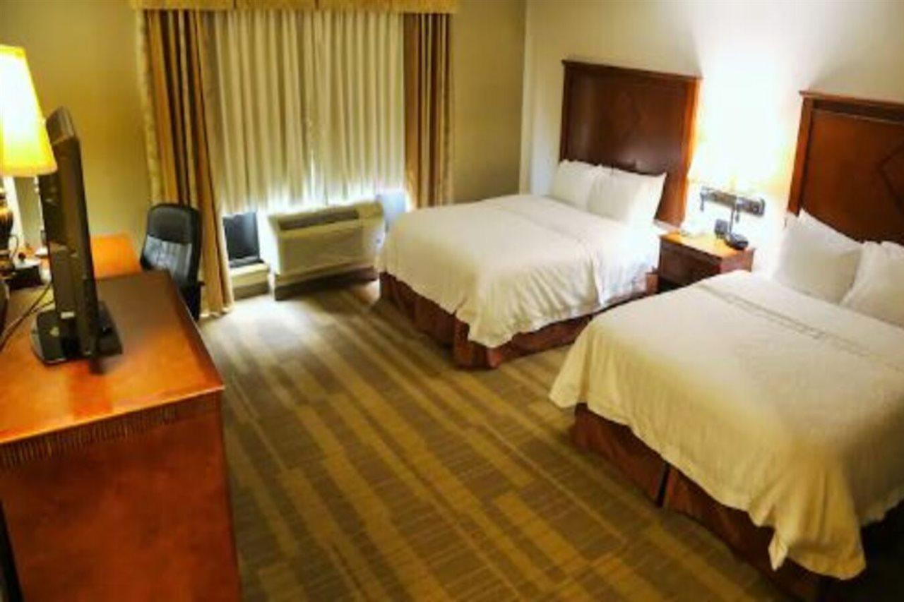 Hampton Inn & Suites Mccomb Bagian luar foto