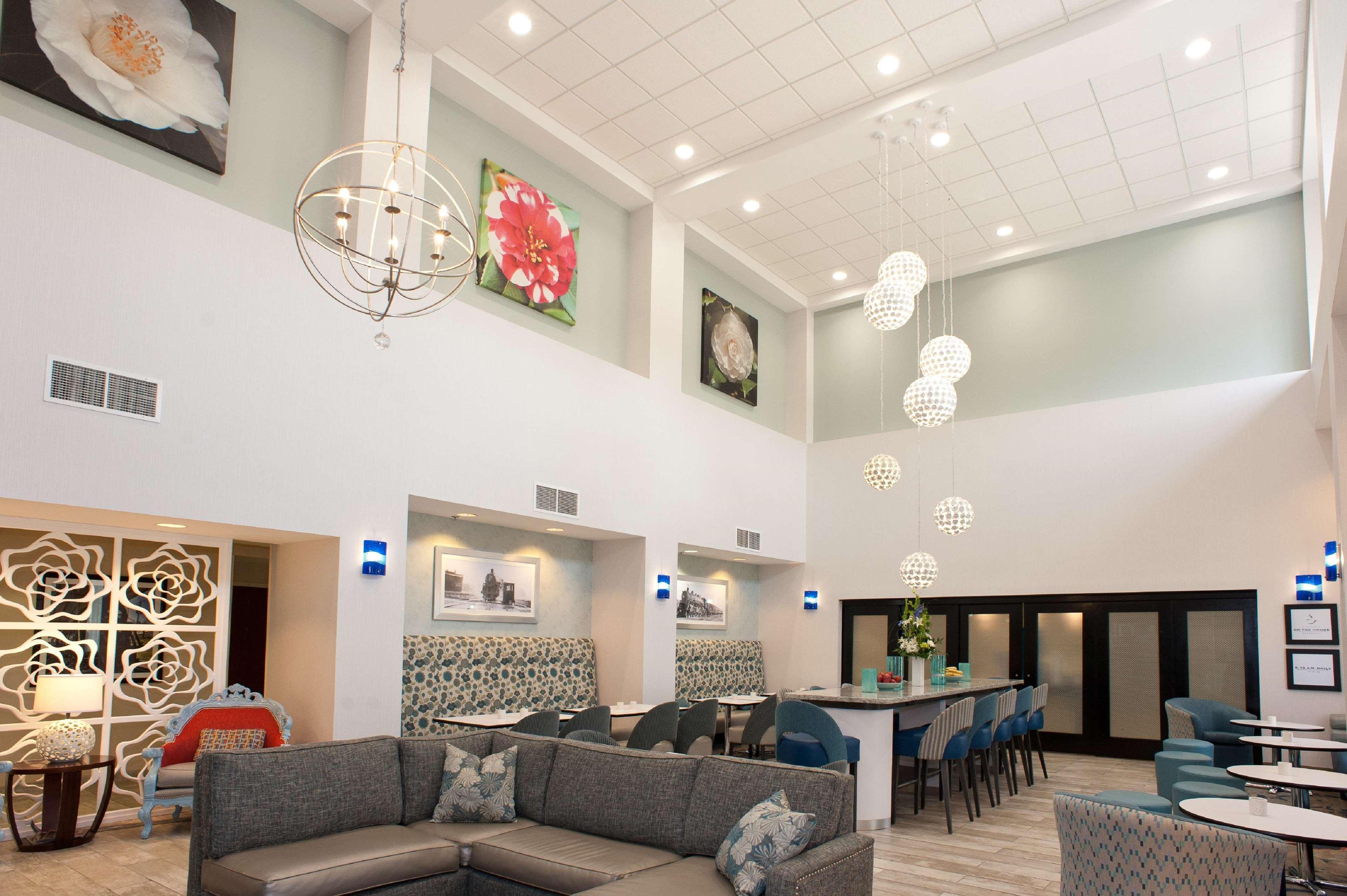 Hampton Inn & Suites Mccomb Bagian luar foto