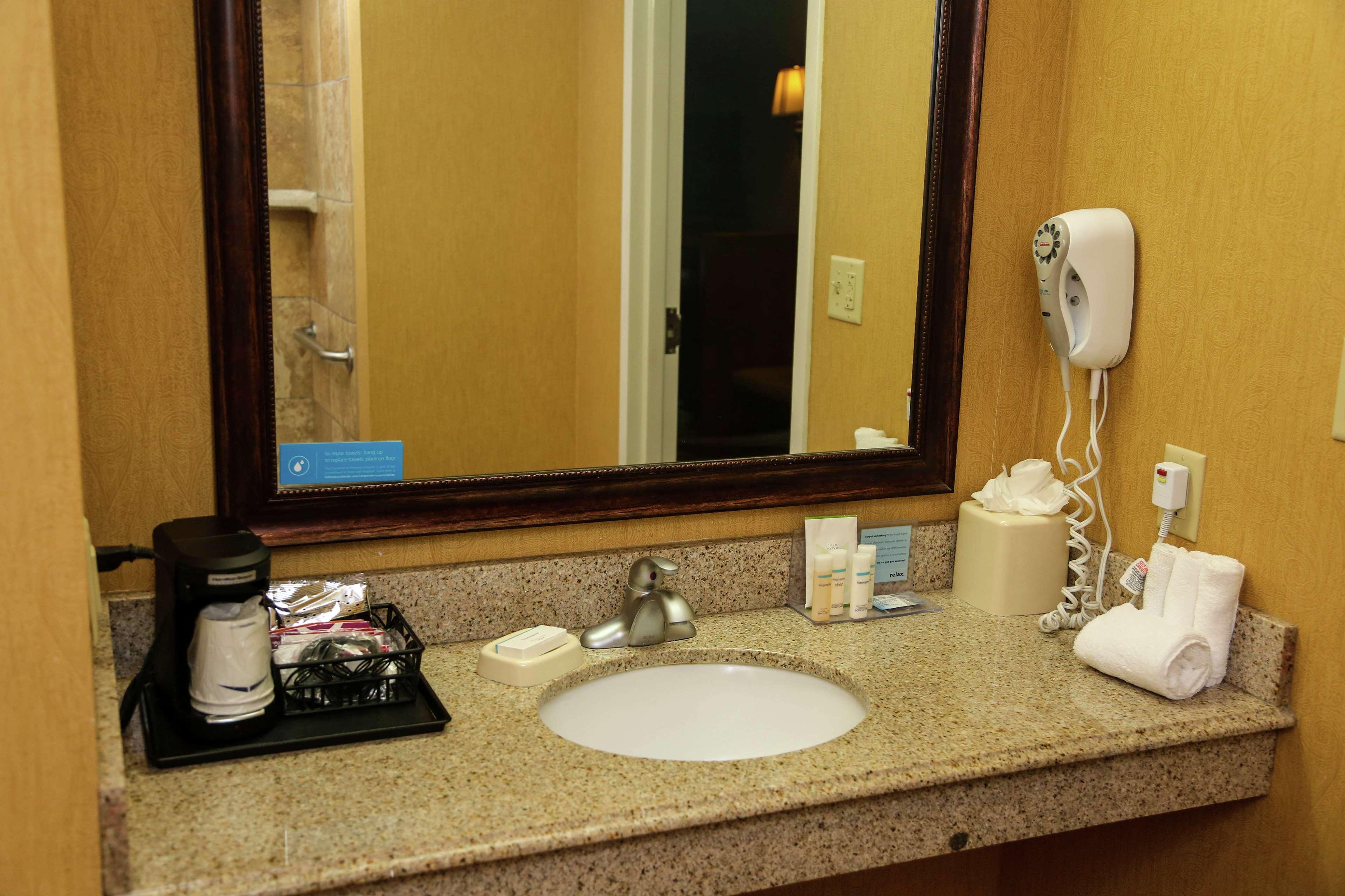 Hampton Inn & Suites Mccomb Bagian luar foto