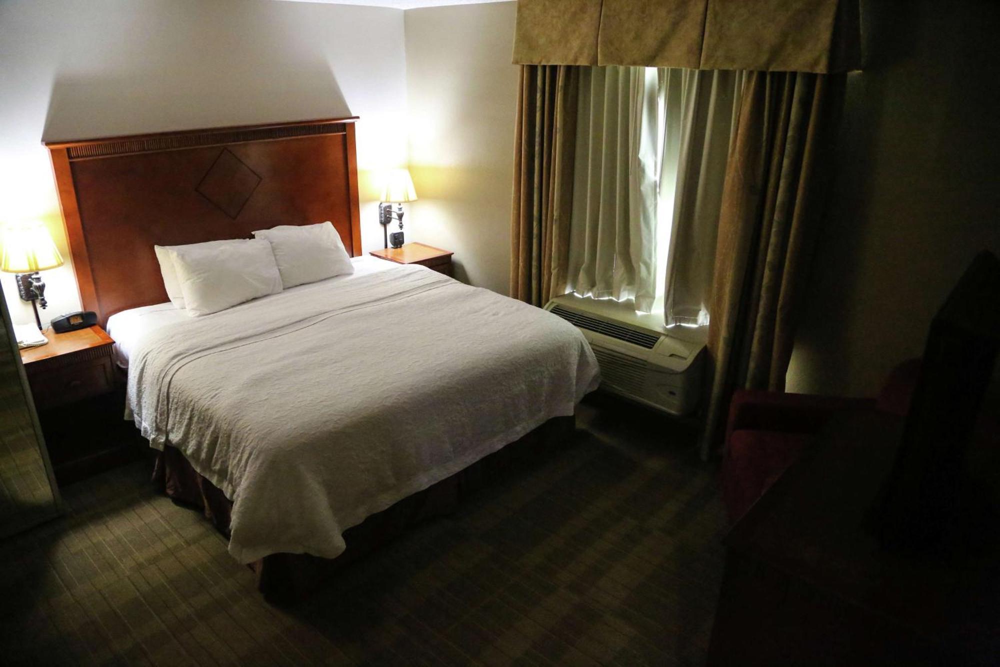 Hampton Inn & Suites Mccomb Bagian luar foto